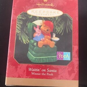 1997 Hallmark Winnie the Pooh Keepsake Ornament Waitin on Santa Piglet NIB
